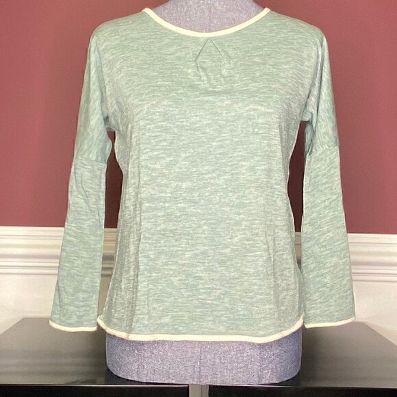 Wild Blue Tops - Wild Blue green bell style sleeves blouse XS